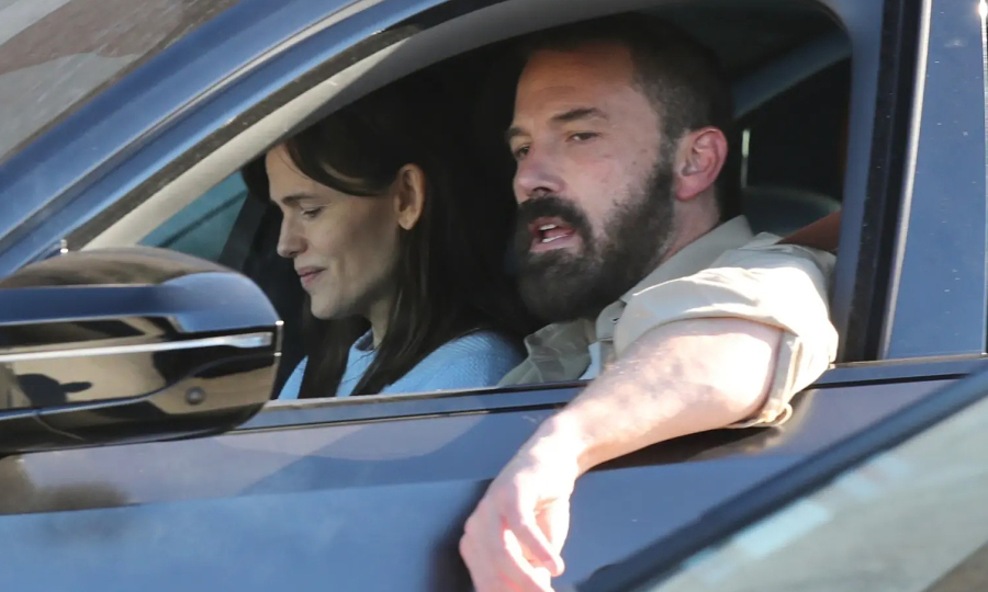 Jennifer Garner và Ben Affleck gặp nhau ngày cuối tuần