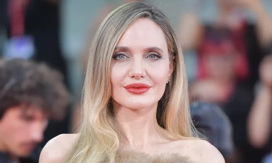 Angelina Jolie nhận đề cử Quả cầu vàng 2025