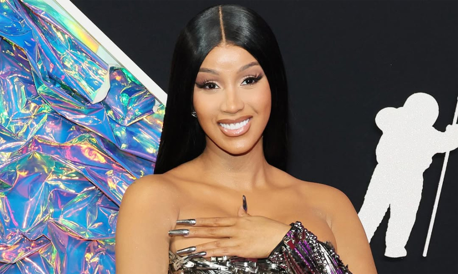 Cardi B: 'Tôi tiêu ba triệu USD mỗi tháng'