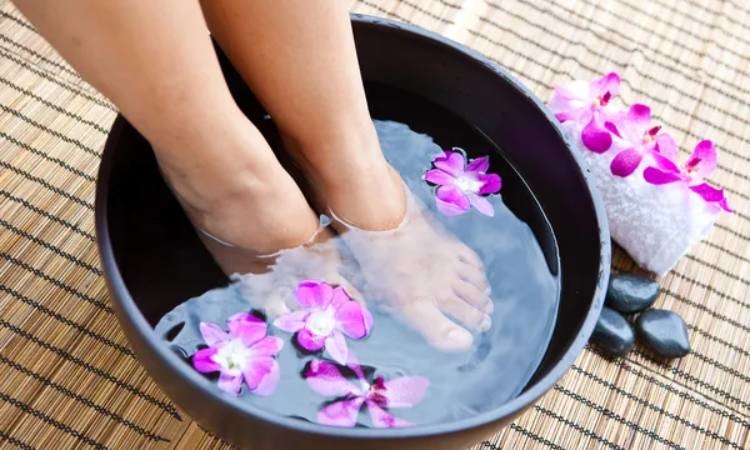 Thay đổi nhỏ để tối đa hóa việc ngâm chân nước ấm