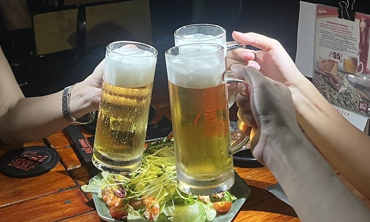 Lý do đau đầu sau uống rượu bia