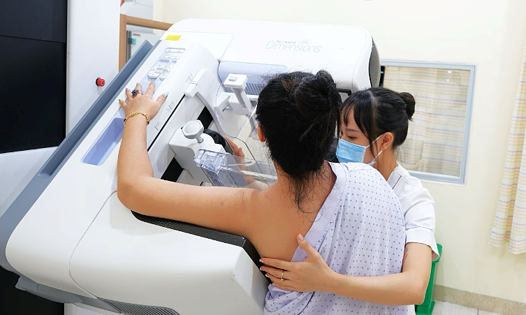 Nhũ hoa chảy máu có phải dấu hiệu ung thư?