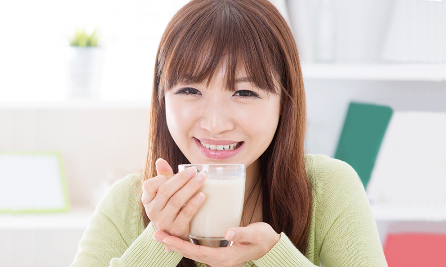 4 lợi ích cho da và tóc khi uống sữa đậu nành