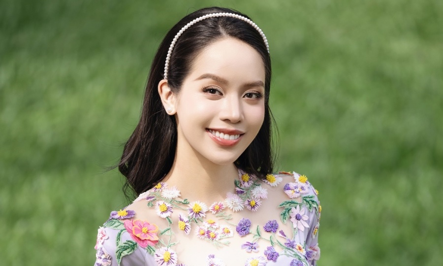 'Mỹ nhân của năm' Thanh Thủy gợi ý diện áo dài Tết
