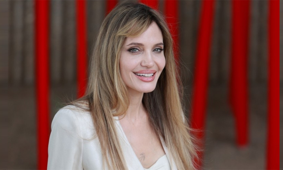 Angelina Jolie xuất hiện rạng rỡ sau khi hoàn tất ly hôn