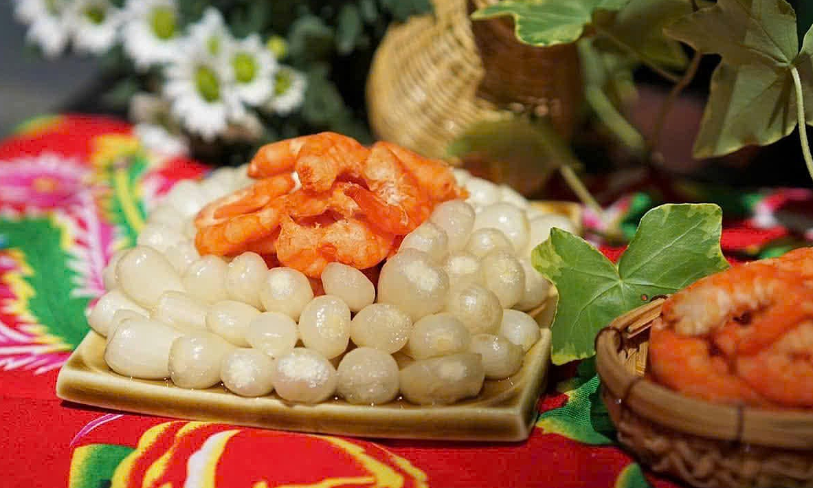 7 loại thực phẩm ngày Tết có thể gây hại xương khớp
