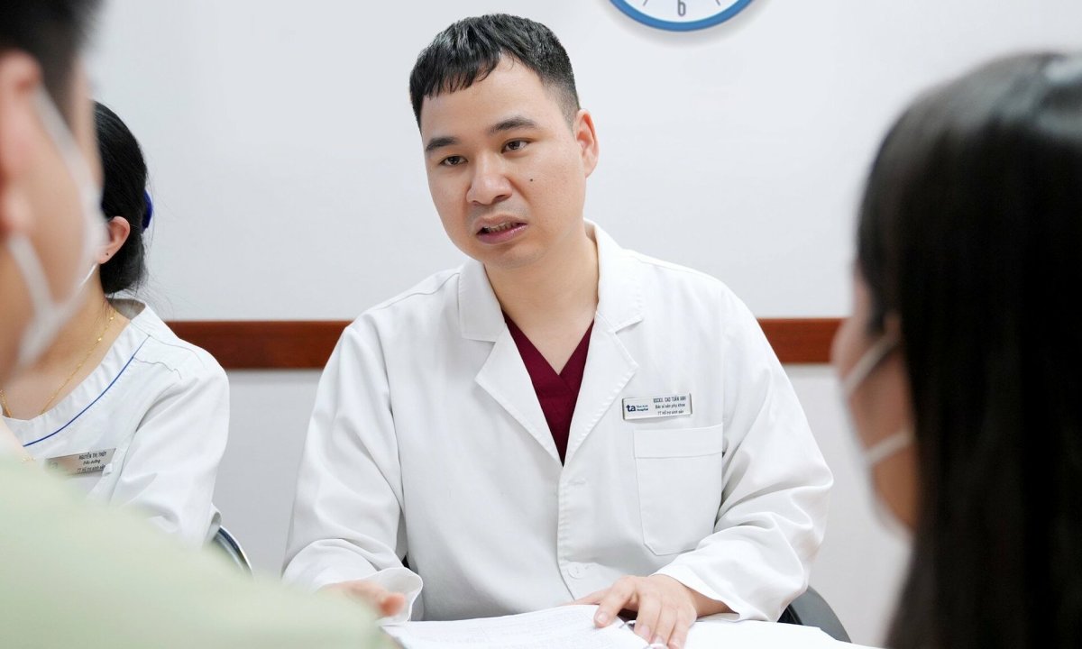 Về hưu mới được làm cha