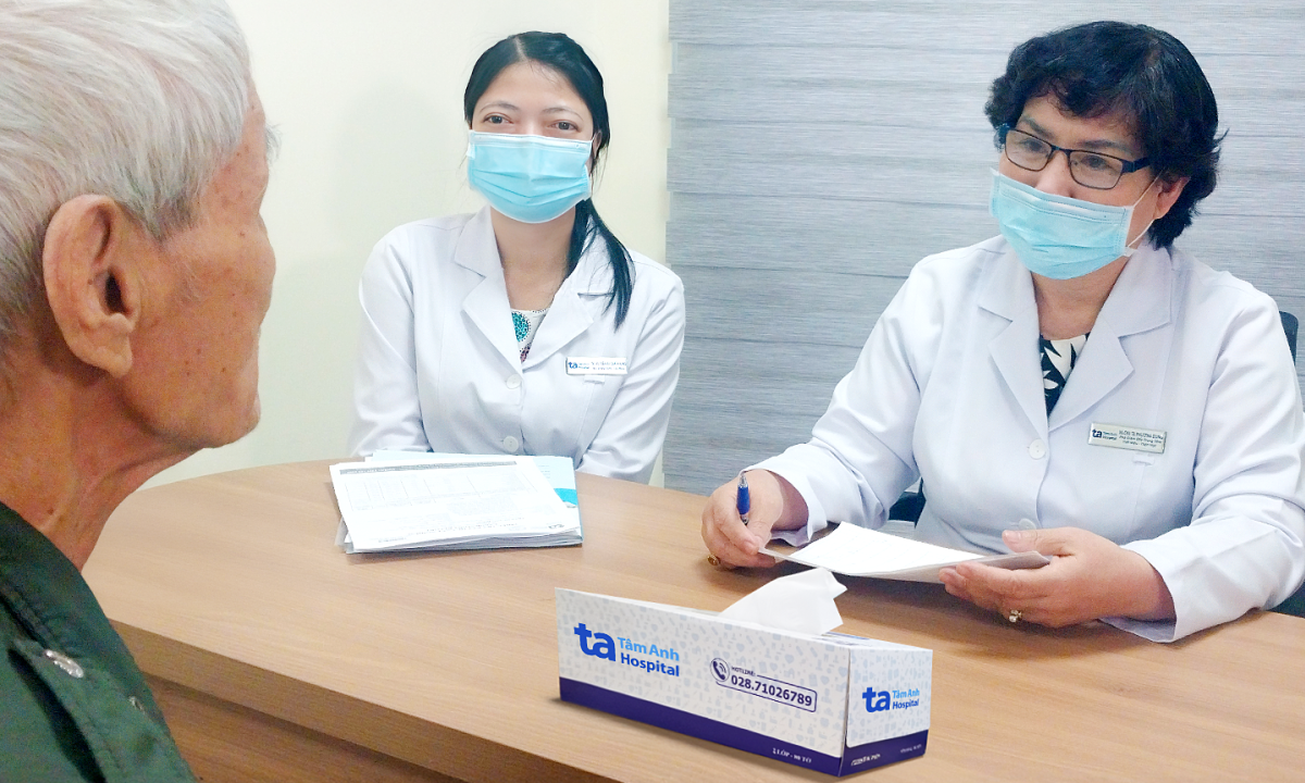 Cắt quả thận ung thư, cụ ông 86 tuổi không phải lọc máu