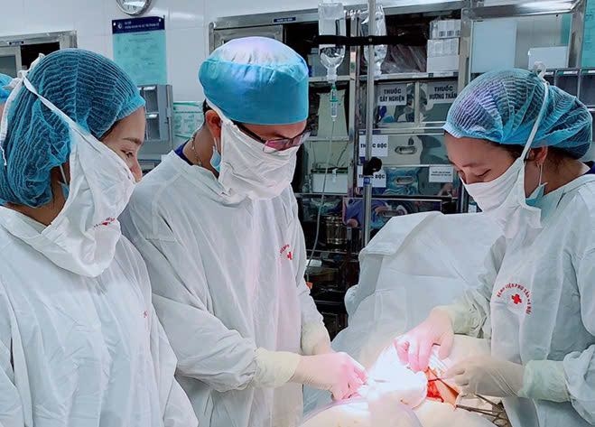 Xin mổ trước Tết để tránh sinh con năm Tỵ