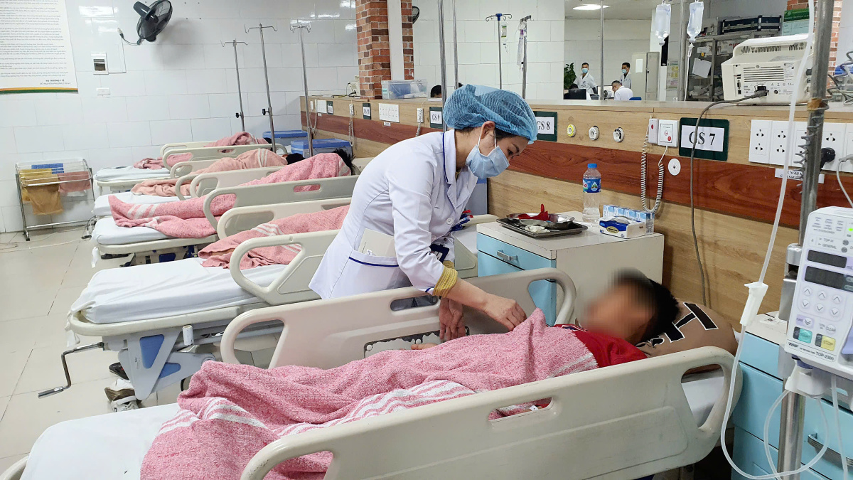 Học sinh ngộ độc thuốc diệt chuột bị 'tổn thương tim, não'