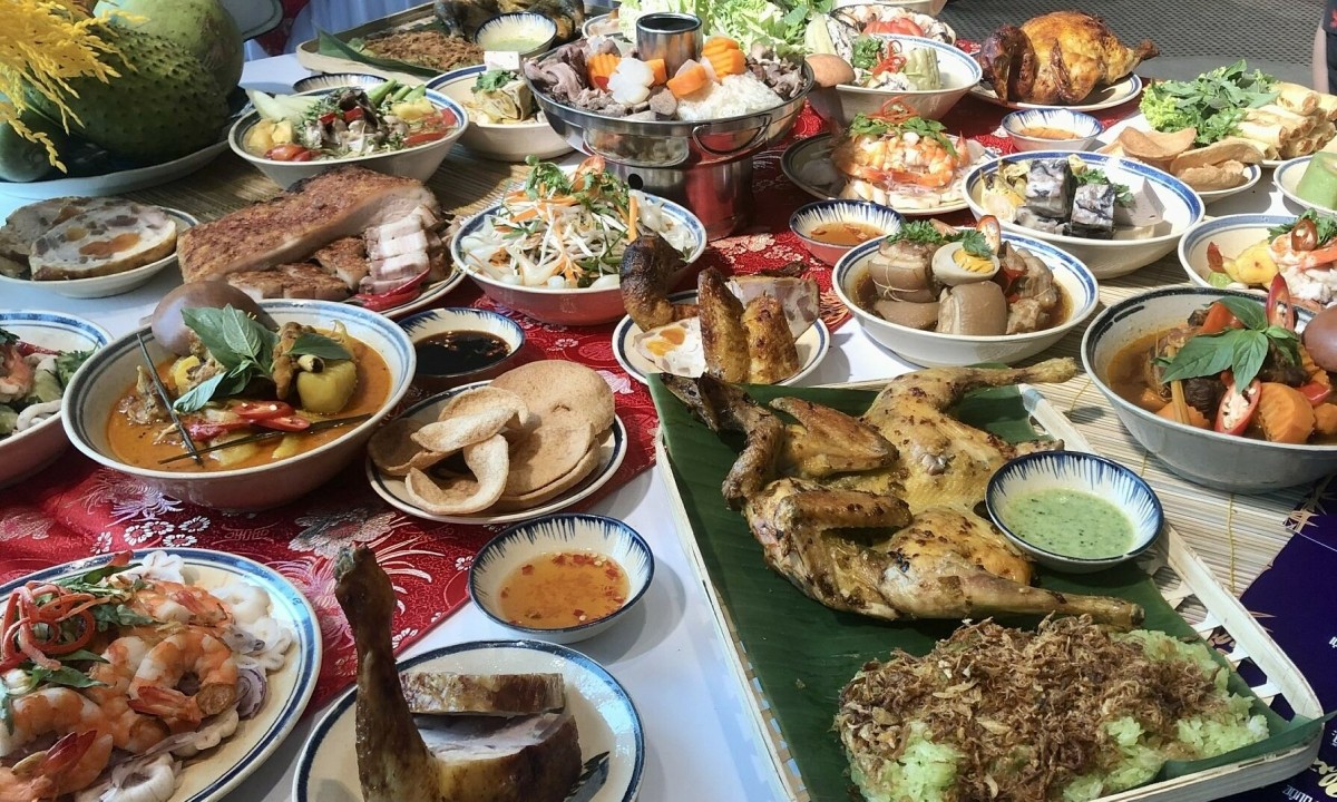 Những thói quen dễ gây tăng cân ngày Tết