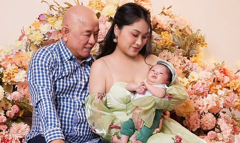 Tết đầu tiên có con của vợ chồng 19 năm hiếm muộn