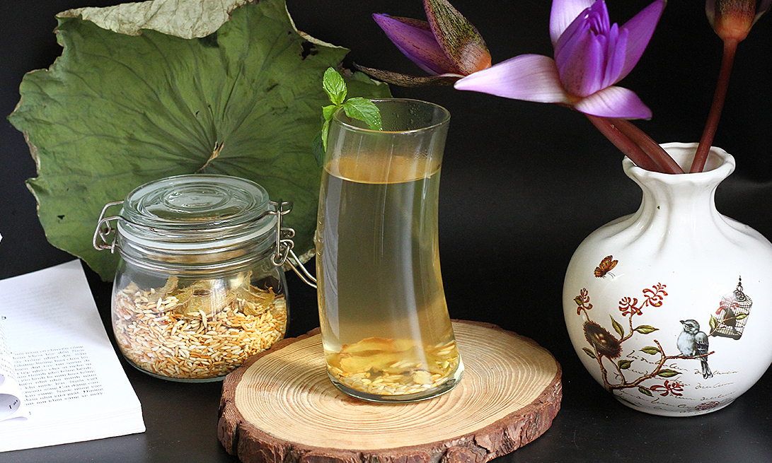 Làm gì khi đầy bụng, khó tiêu ngày Tết?
