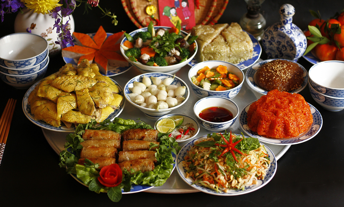 Những món ăn ngày Tết không tốt cho bà bầu