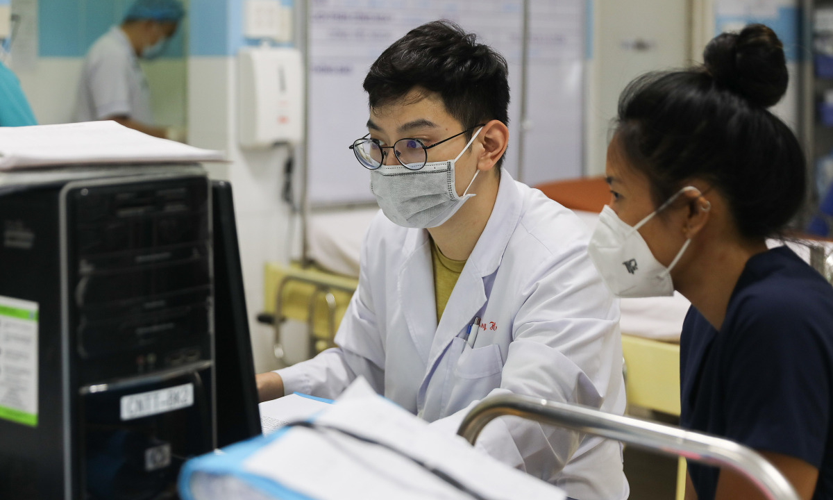 Cúm gia tăng, TP HCM khuyến cáo đeo khẩu trang