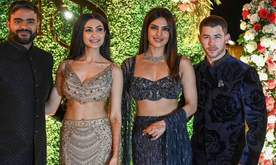 Priyanka Chopra và chồng về Ấn Độ dự đám cưới em trai