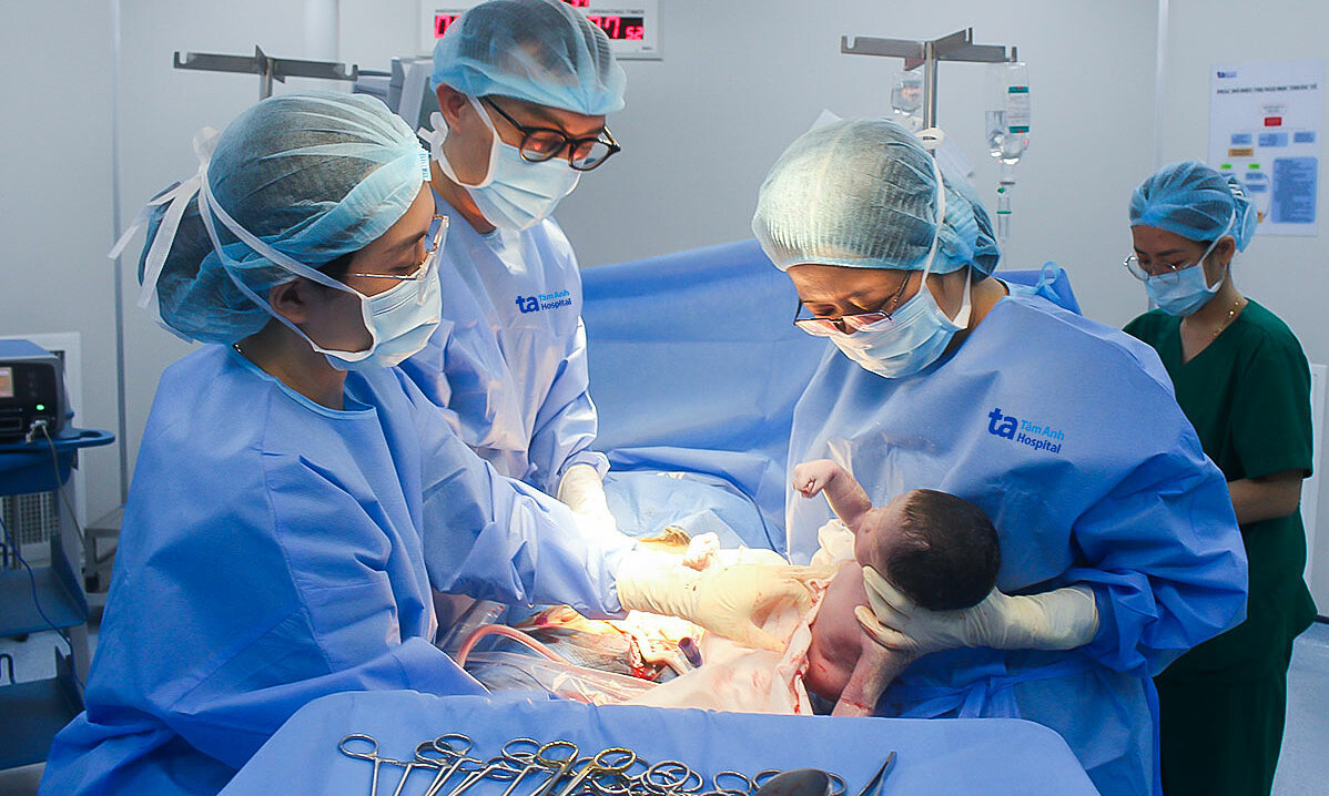 Làm mẹ sau 10 năm hiếm muộn