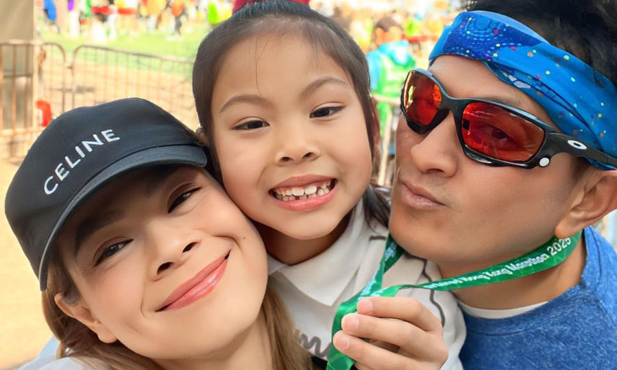 Thanh Thảo cùng con gái sang Hong Kong cổ vũ ông xã chạy marathon