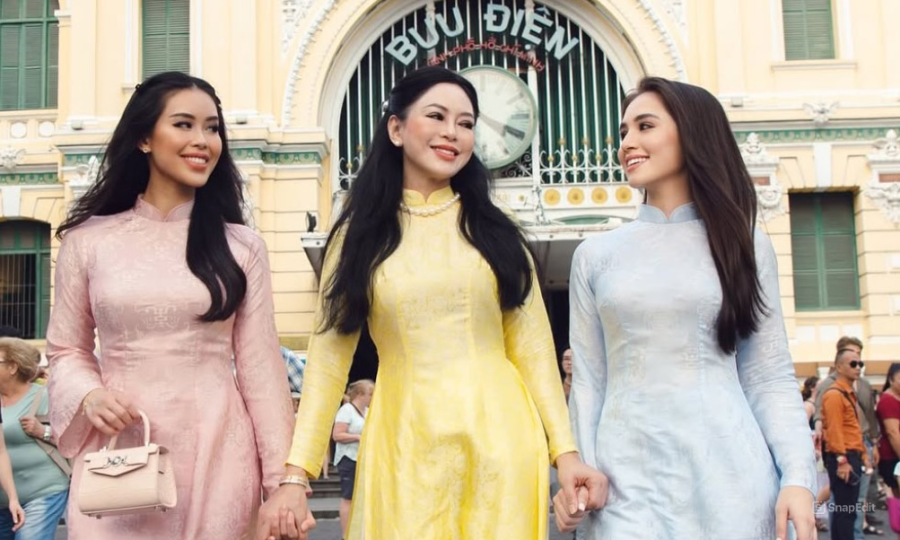 Thủy Tiên 'Vị đắng tình yêu' du xuân cùng con gái Tiên Nguyễn