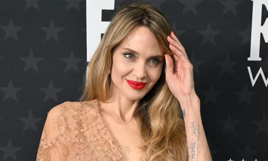 Angelina Jolie thay đổi tích cực sau khi ly hôn