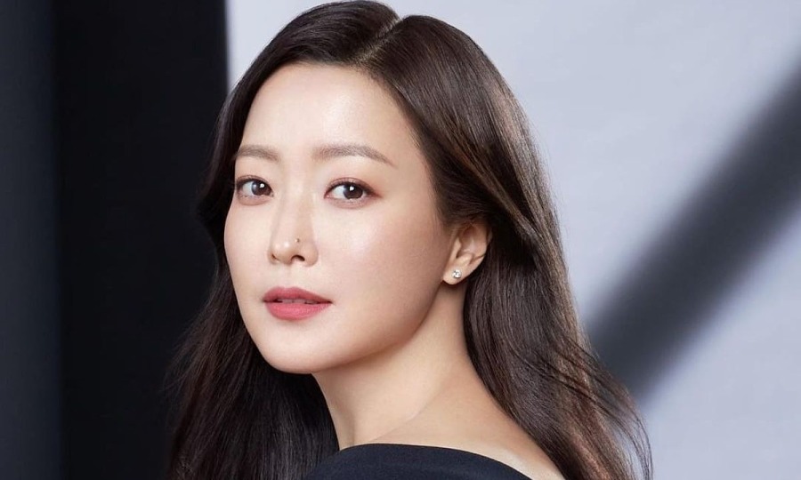 Công thức trà dưỡng nhan của Kim Hee Sun