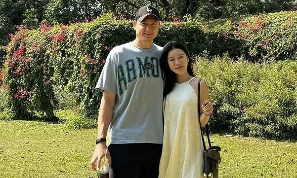 Vợ Văn Lâm xuống gần 7 kg sau một tuần sinh