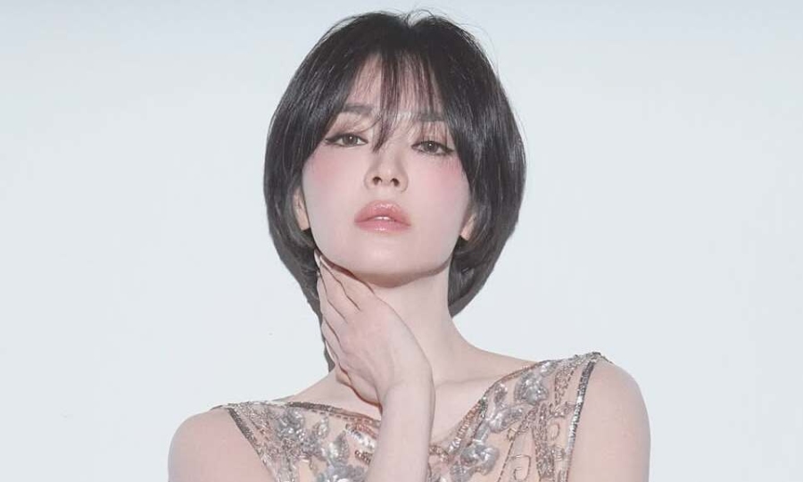 Song Hye Kyo được khen xinh như búp bê nhờ lối makeup khác lạ