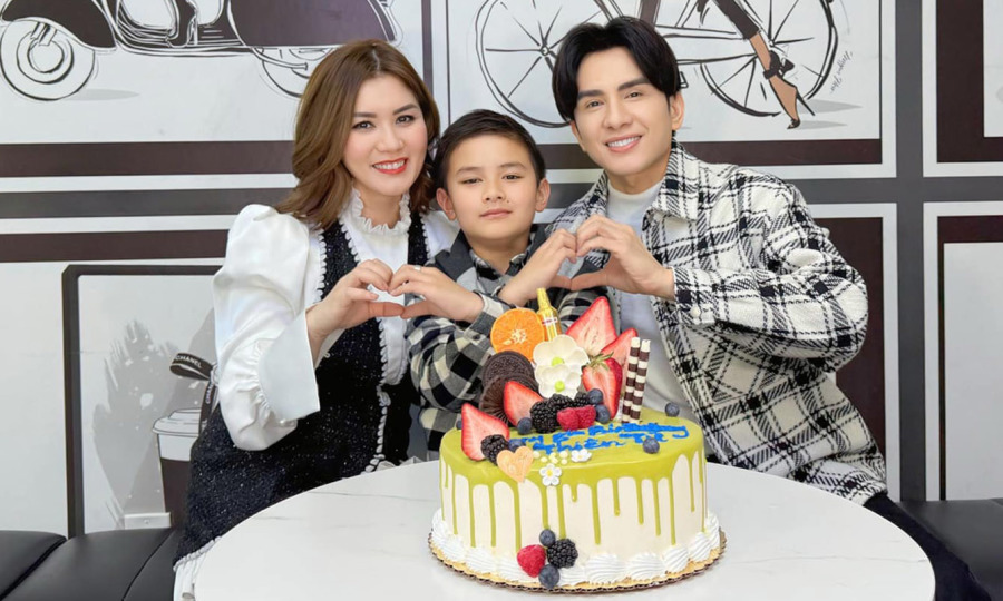 Ảnh sao 1/3: Đan Trường cùng vợ cũ mừng sinh nhật con trai