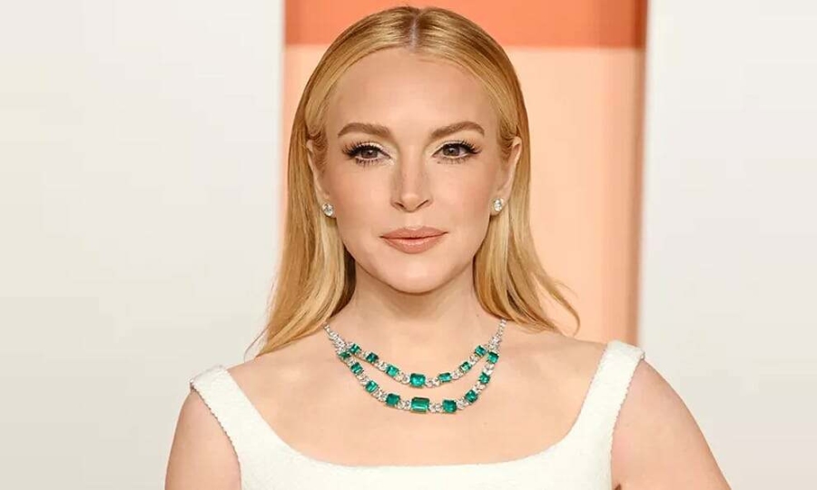 Lindsay Lohan được khen 'đẹp ngỡ ngàng' khi tham dự tiệc Oscar