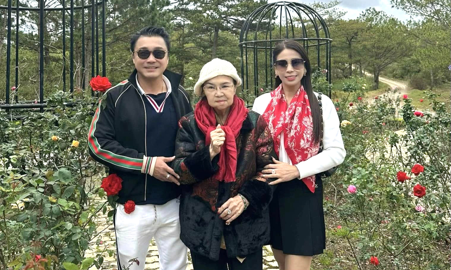 Lý Hùng, Lý Hương đưa mẹ đi Đà Lạt chơi