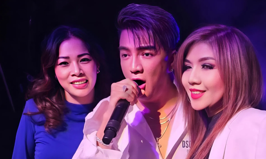 Đàm Vĩnh Hưng hạnh phúc khi được fan ở Mỹ chào đón