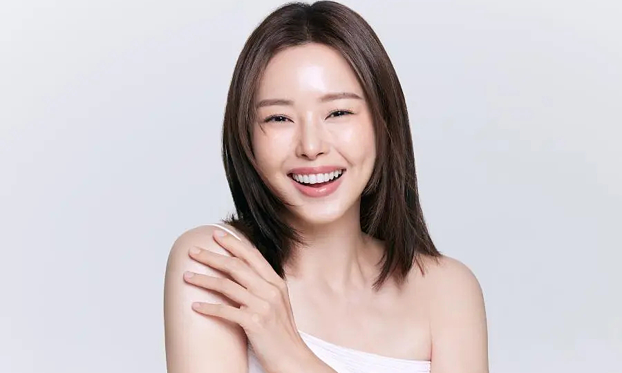 Hoa hậu Honey Lee 'sốc' khi mang thai con thứ hai ở tuổi 42