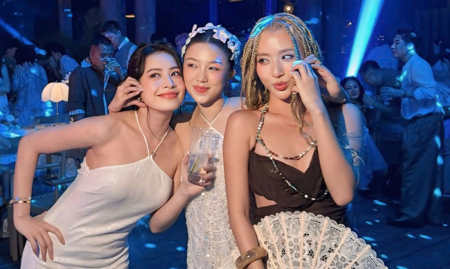 Chi Pu, Quỳnh Anh Shyn 'gương vỡ lại lành' sau 5 năm nghỉ chơi