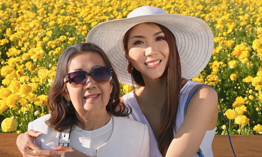 Ngọc Quyên thăm cánh đồng hoa mao lương rộng 20 ha ở Mỹ