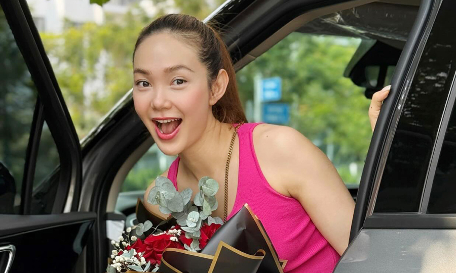 Ảnh sao 17/3: Minh Hằng bất ngờ được chồng tặng xe hơi