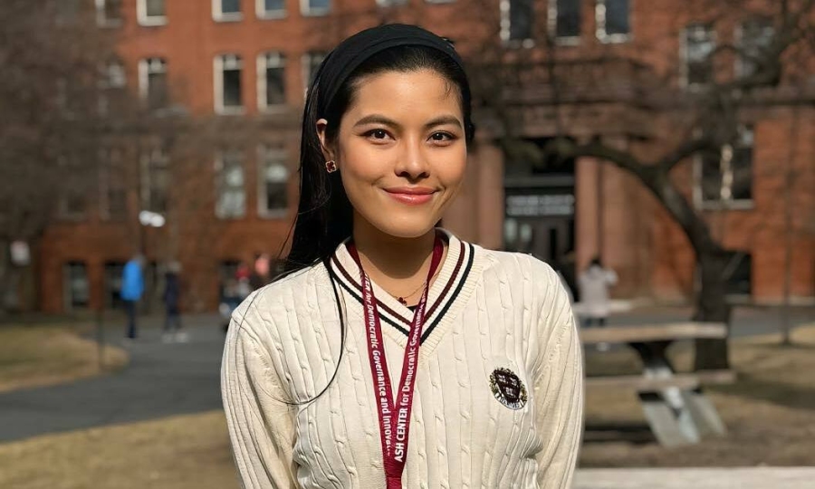 Á hậu Phương Thảo gây tranh cãi vì 'phông bạt đỗ Đại học Harvard'