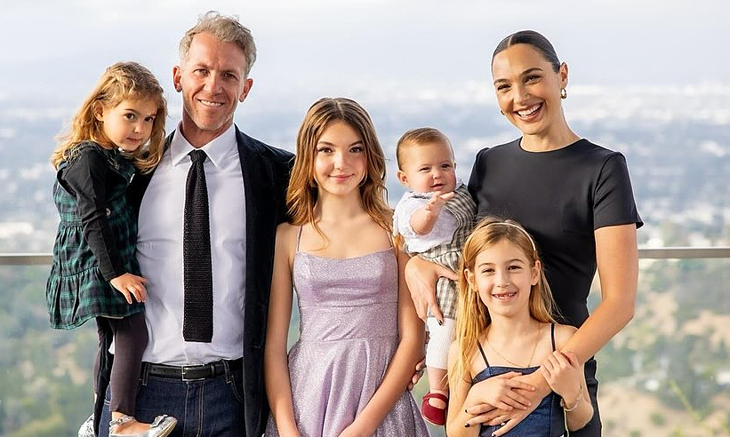 Gal Gadot: 'Mỗi khi sự nghiệp thăng tiến, tôi lại mang thai'