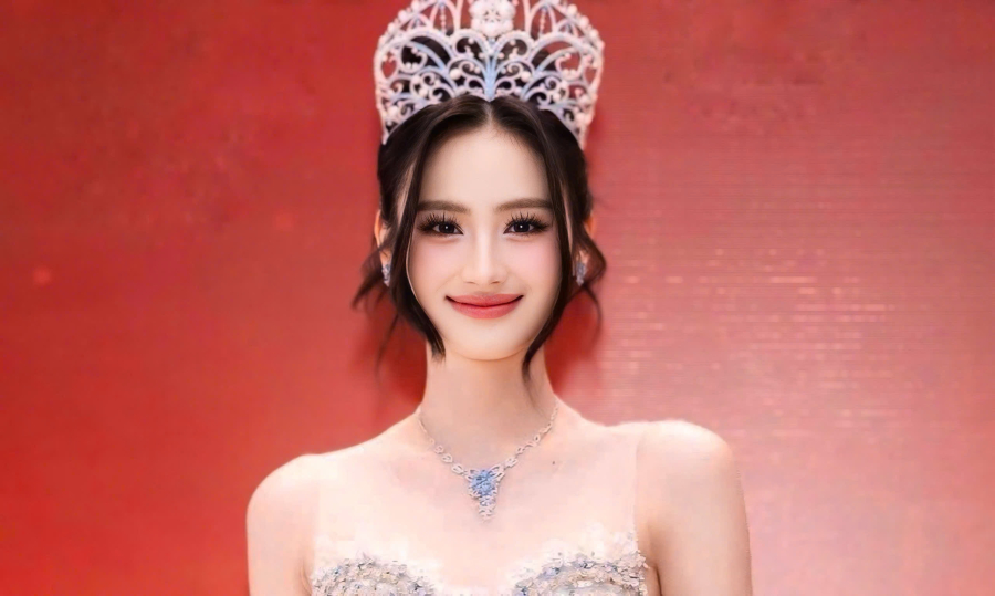 Hoa hậu Ý Nhi được khen nhuận sắc sau 'dao kéo'