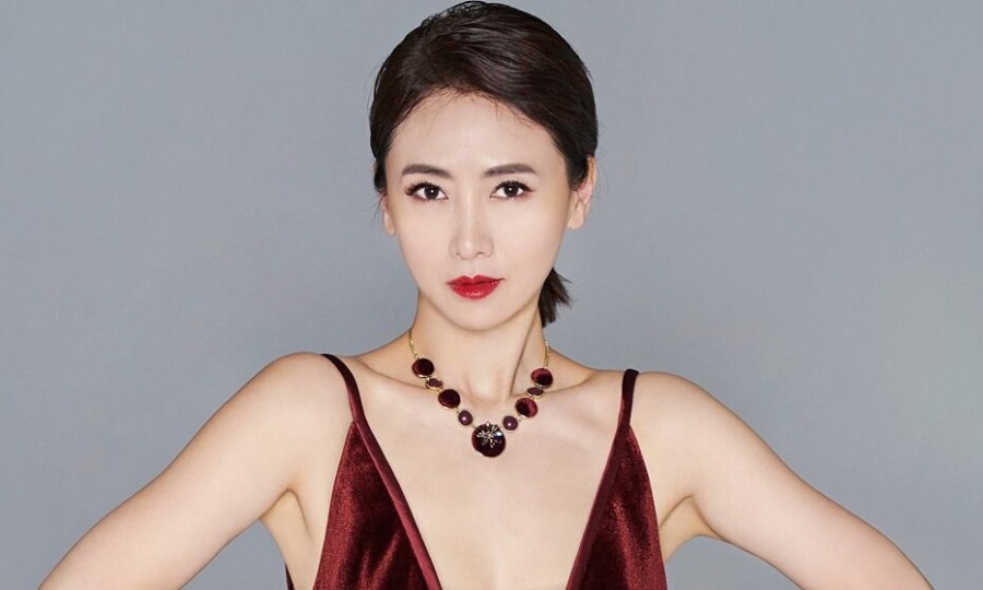 'Bom sex' Ông Hồng ly thân chồng
