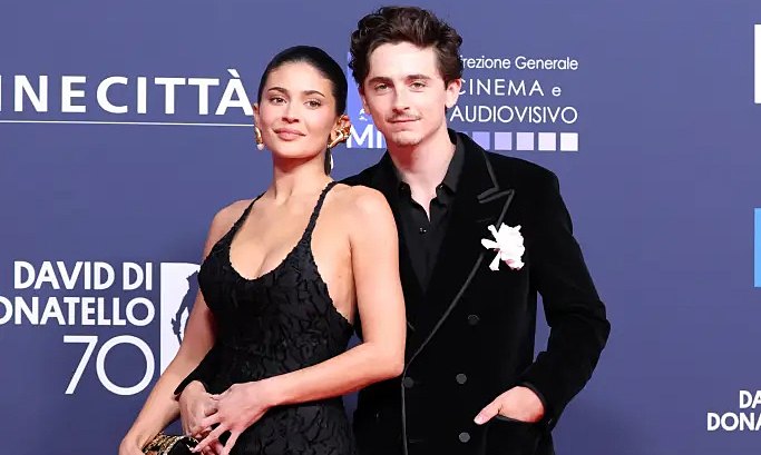 Kylie Jenner và Timothée Chalamet lần đầu sánh đôi lên thảm đỏ
