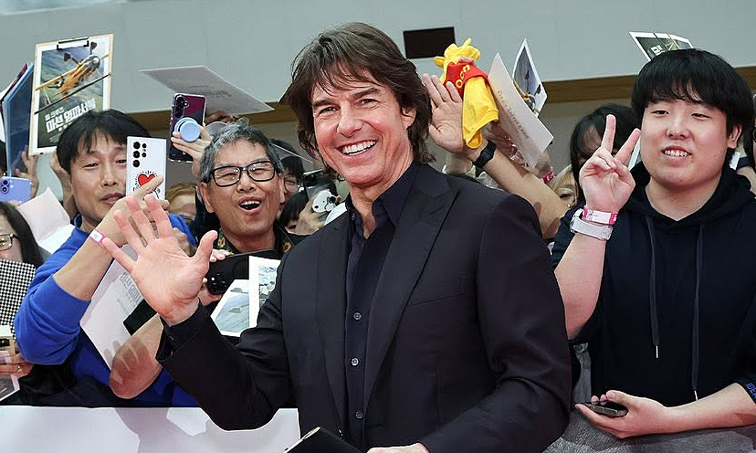 Hollywood tuần qua: Tom Cruise tới châu Á, Leonardo DiCaprio dự sự kiện với bạn gái siêu mẫu