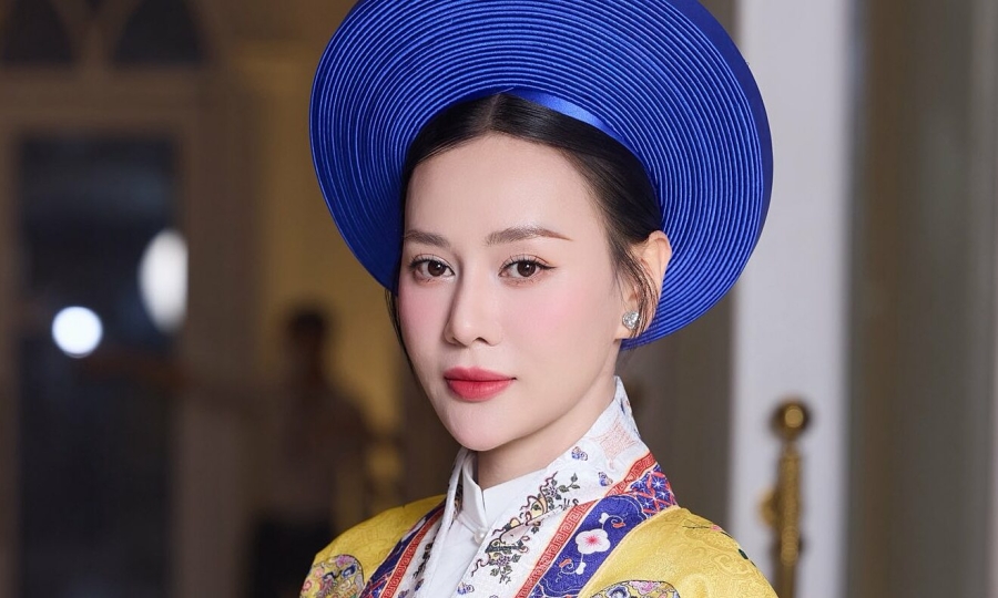 Phương Oanh catwalk trong tiệc thôi nôi của cặp song sinh
