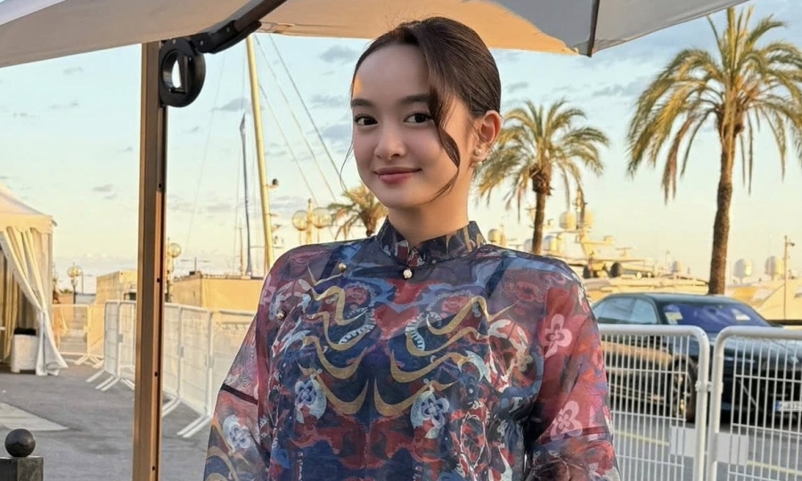 Kaity Nguyễn khoe sắc với áo dài ở Cannes