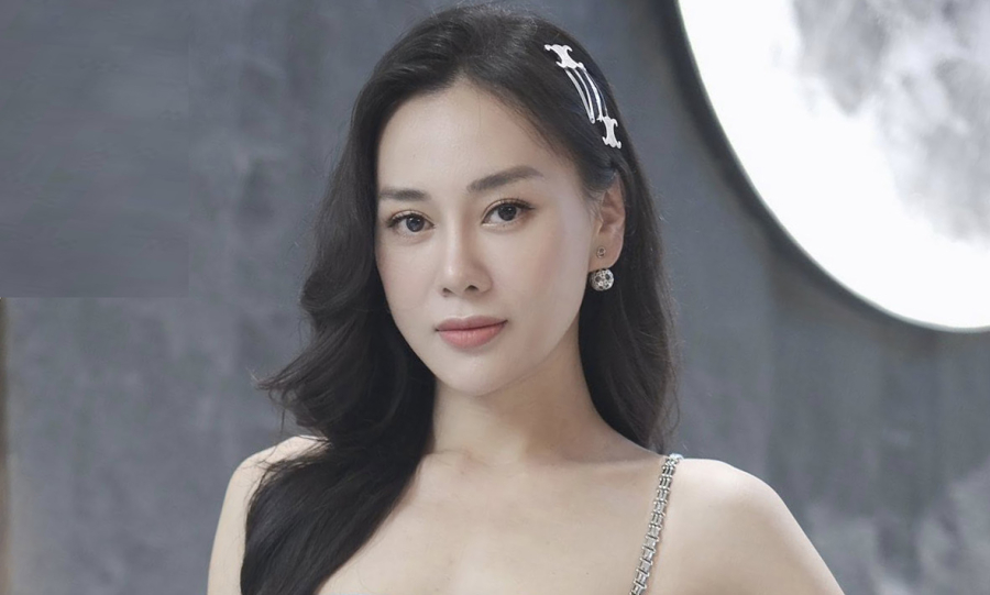 Phương Oanh được khen 'xinh hơn thời son rỗi' khi diện váy ôm sát