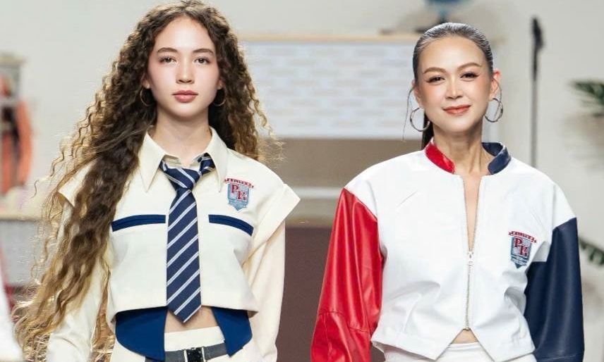 Màn catwalk của Ngọc Nga và con gái lai Tây gây sốt