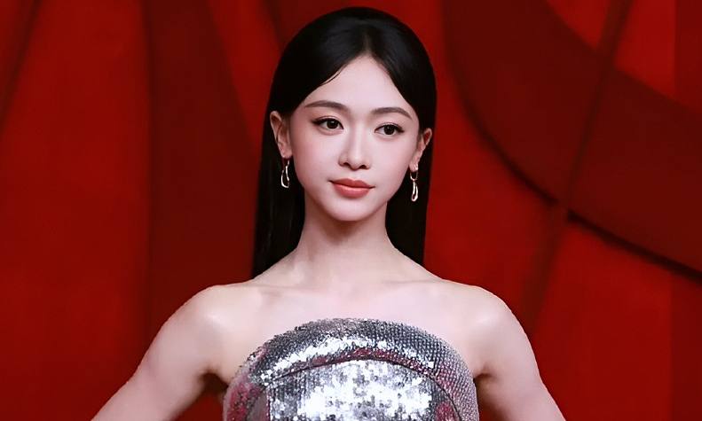 'Ngụy Anh Lạc' Ngô Cẩn Ngôn gầy mảnh sau gần 5 tháng sinh con