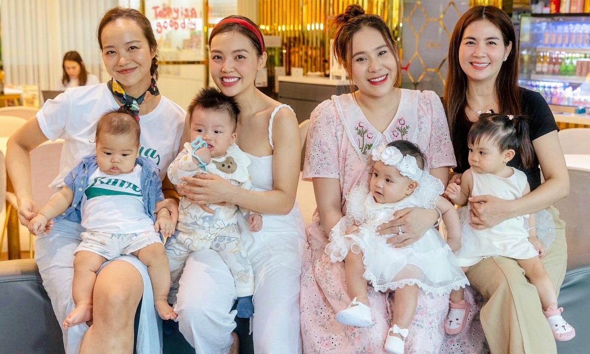 Ảnh sao 31/5: 'Hội mẹ bỉm sữa Vbiz' Kha Ly, Hồ Bích Trâm họp mặt