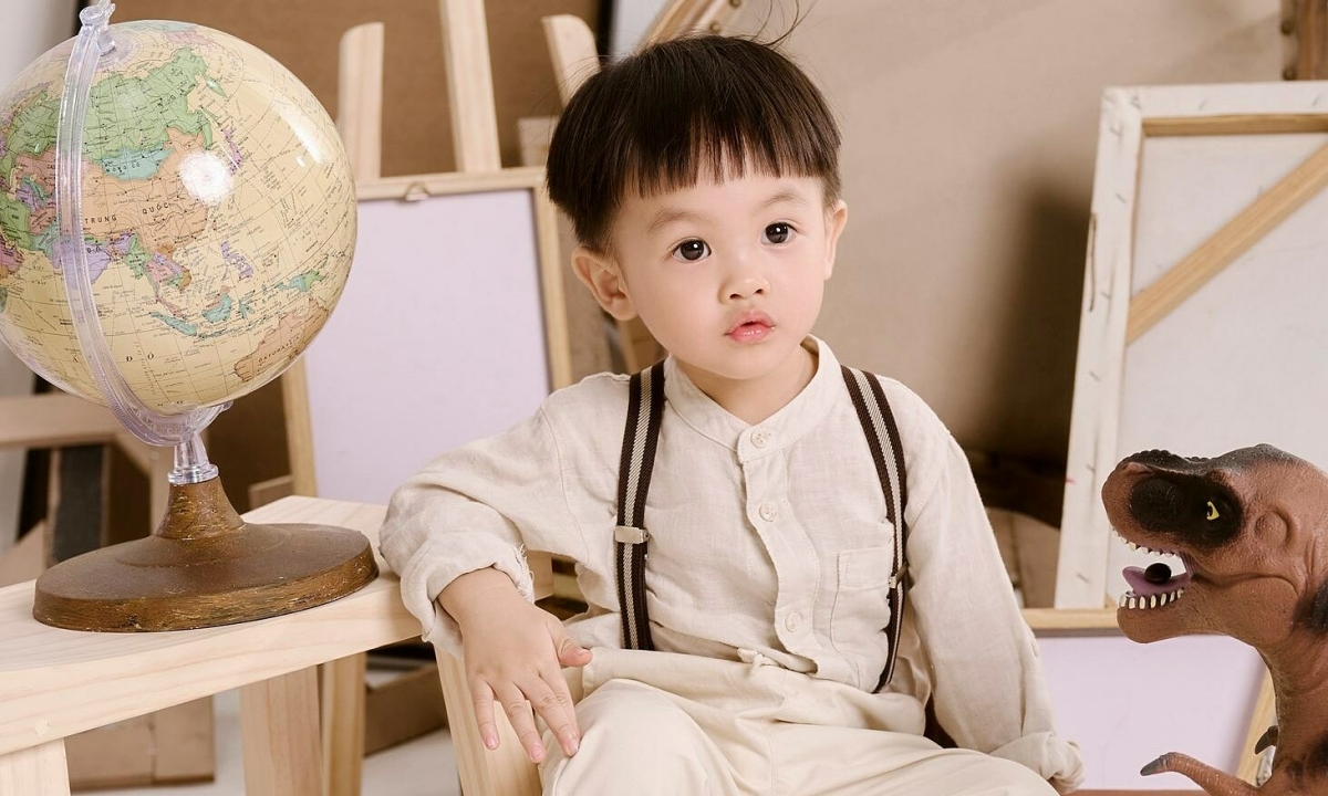 Vẻ đáng yêu của con trai Cường Đôla - Đàm Thu Trang tuổi lên hai