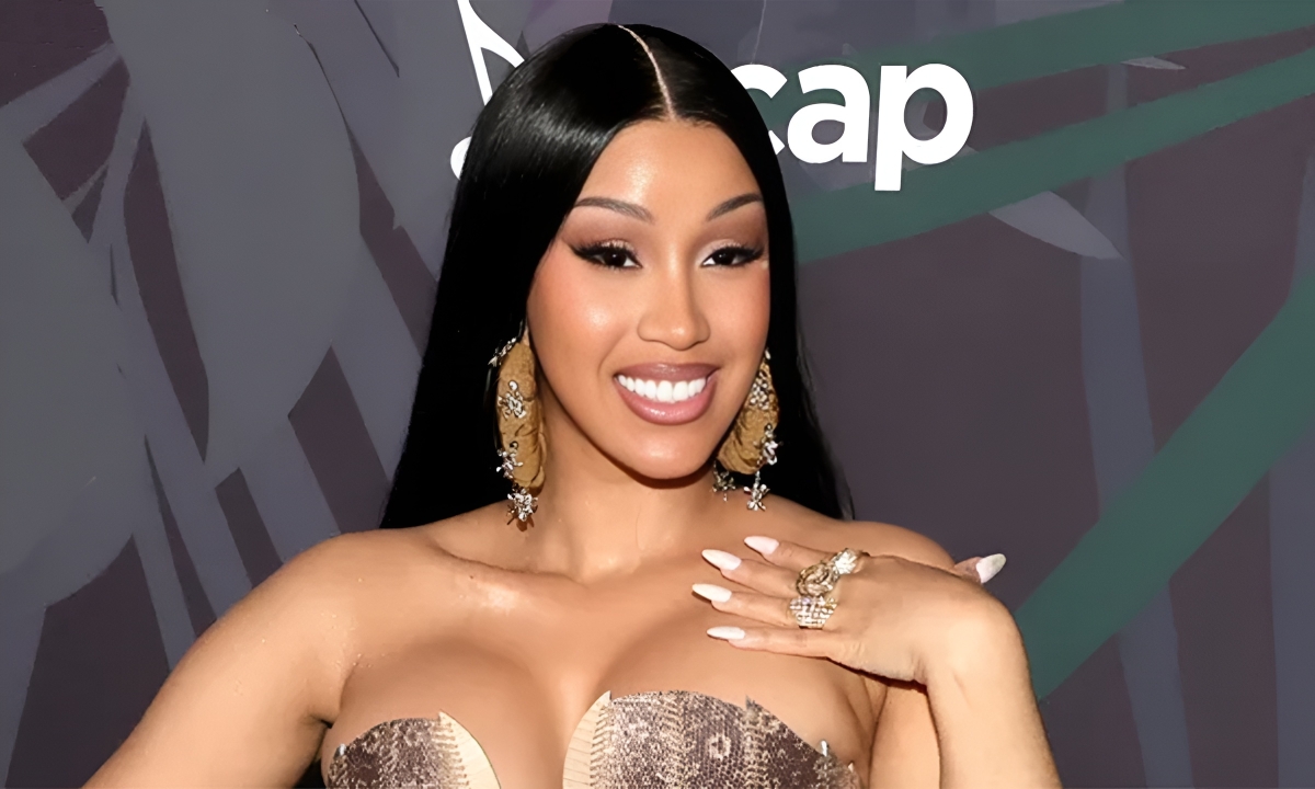 Cardi B mang thai con thứ tư