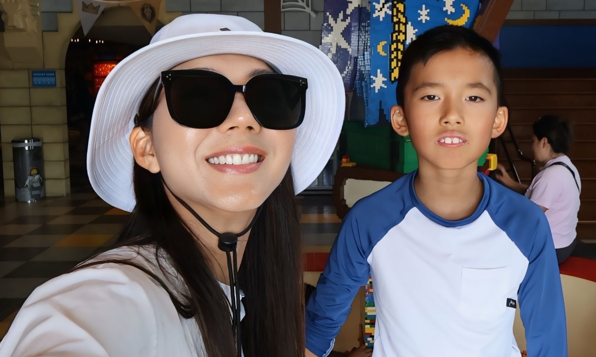 Con trai Ngọc Quyên mê công viên chủ đề Lego đầu tiên ở Mỹ